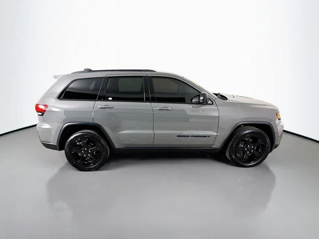 Used 2020 Gray Jeep Laredo image 8