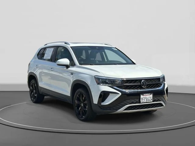 White 2023 Volkswagen Taos SUV / Crossover Front-Wheel Drive
