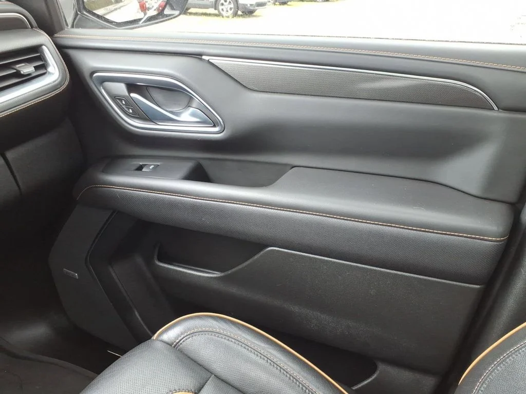 Used 2023 White GMC AT4 image 27