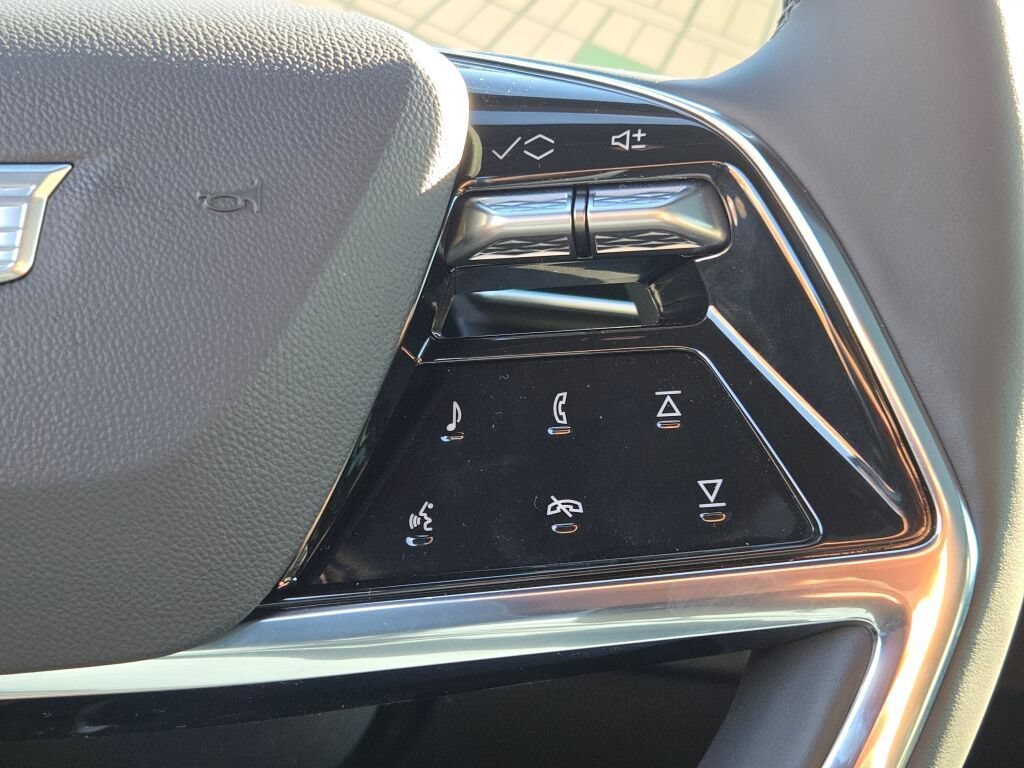 2026 Cadillac Escalade IQ Luxury - Photo 36