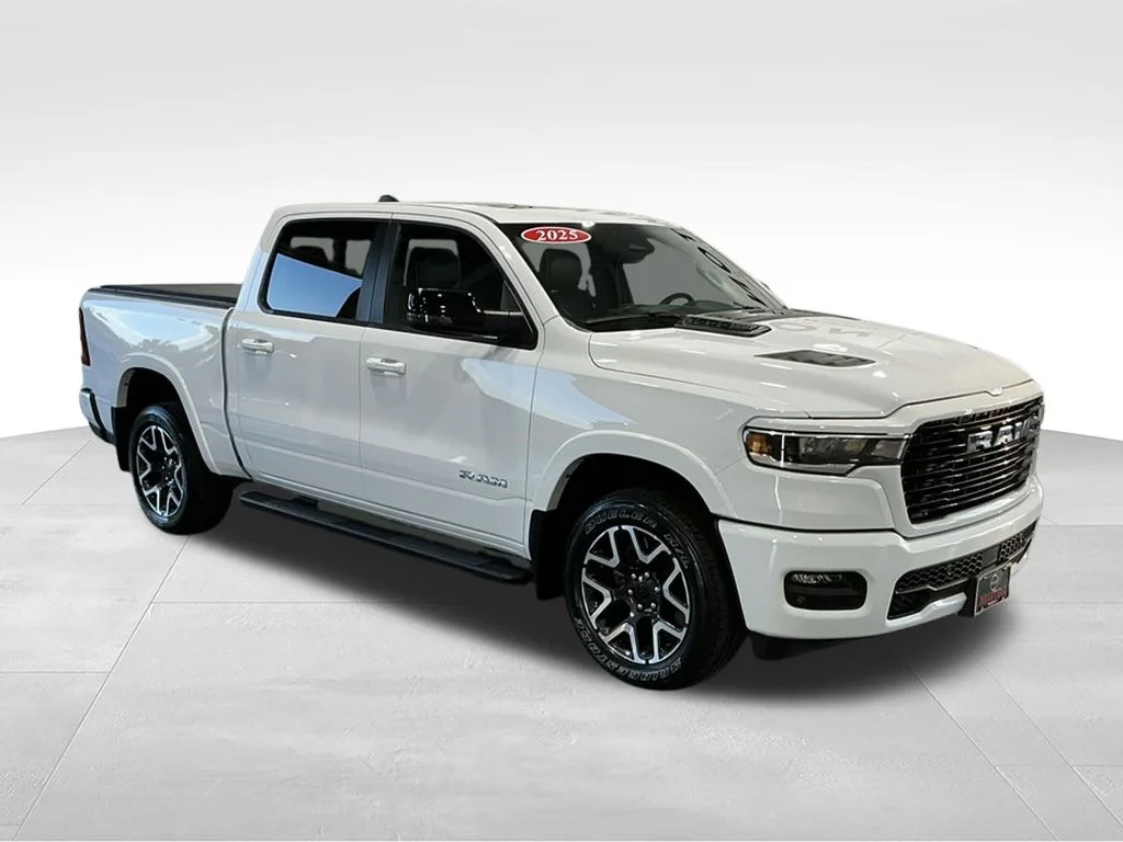 2025 RAM 1500 Laramie 4x4 Crew Cab 5'7's photo