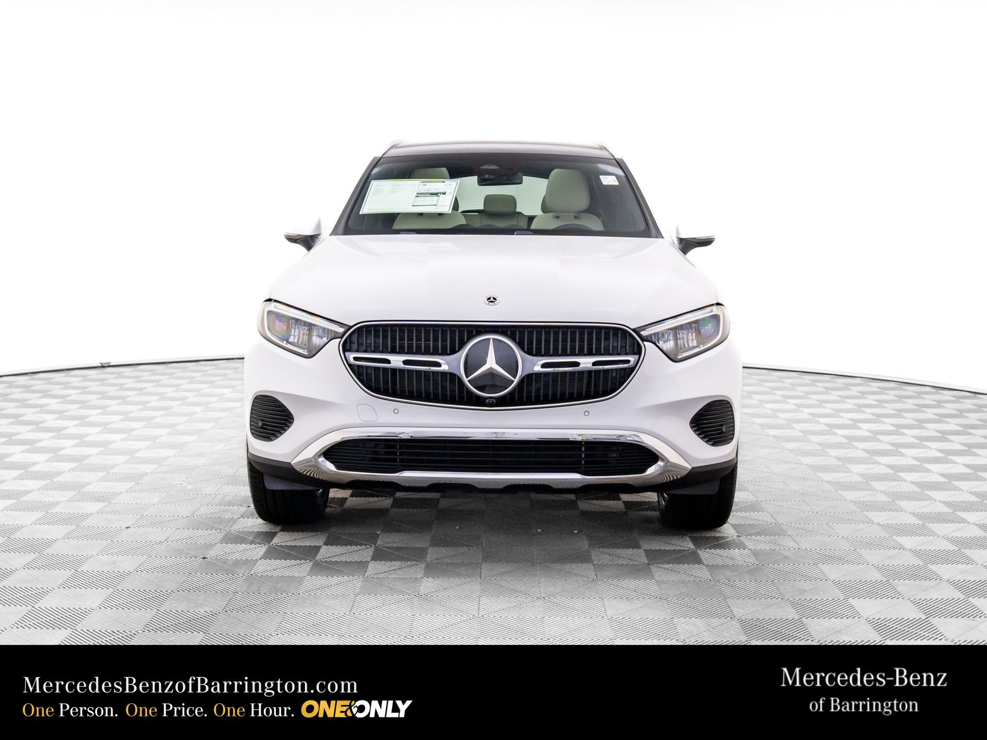 New 2026 MANUFAKTUR Moonlight White Metallic Mercedes-Benz GLC 300 image 10
