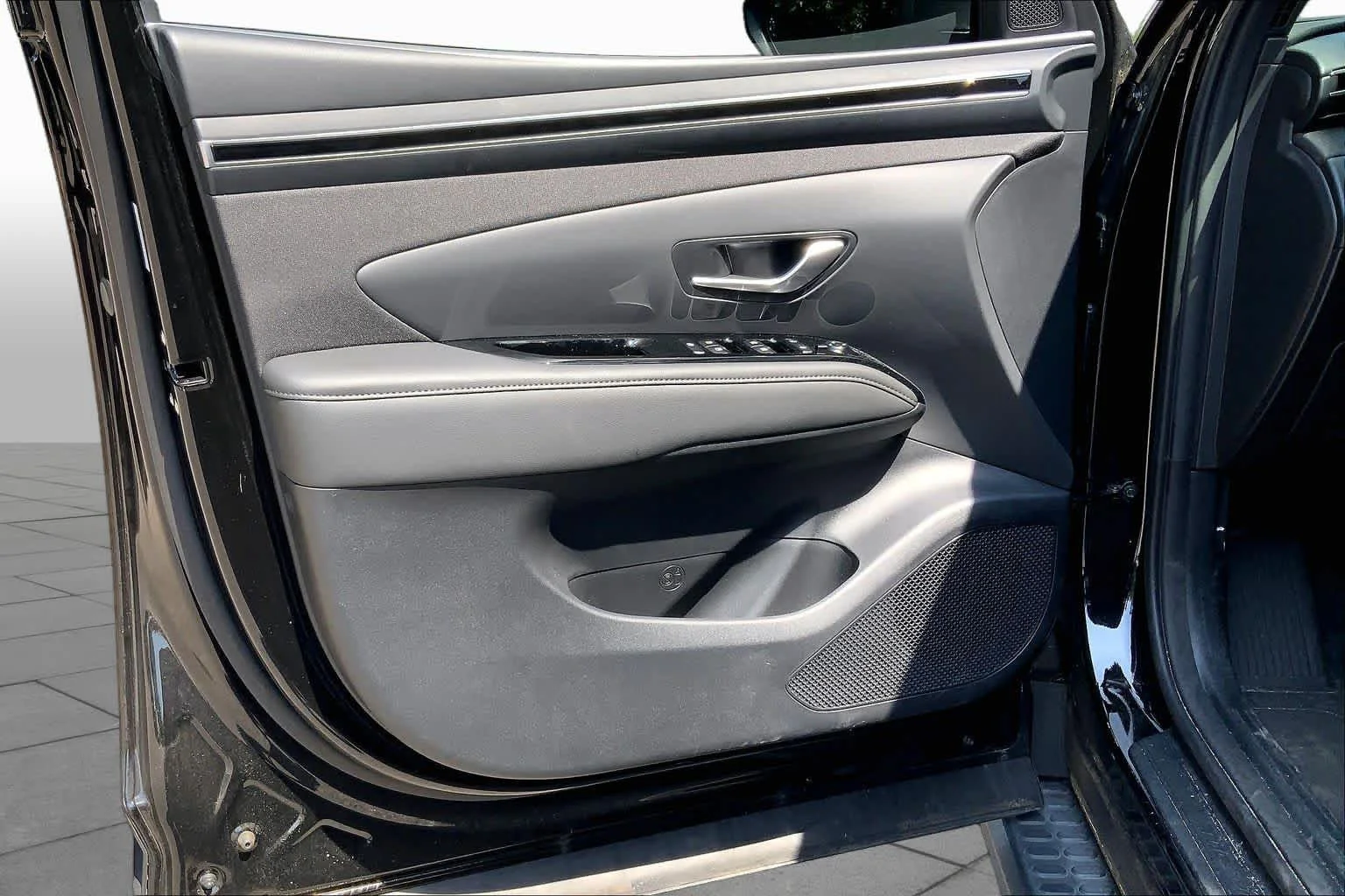 Used 2024 Black Pearl Hyundai XRT image 21