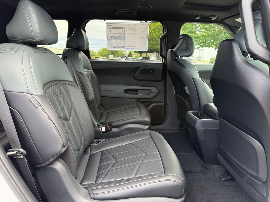 New 2027 Glacial White Pearl Kia X-LINE SX image 12