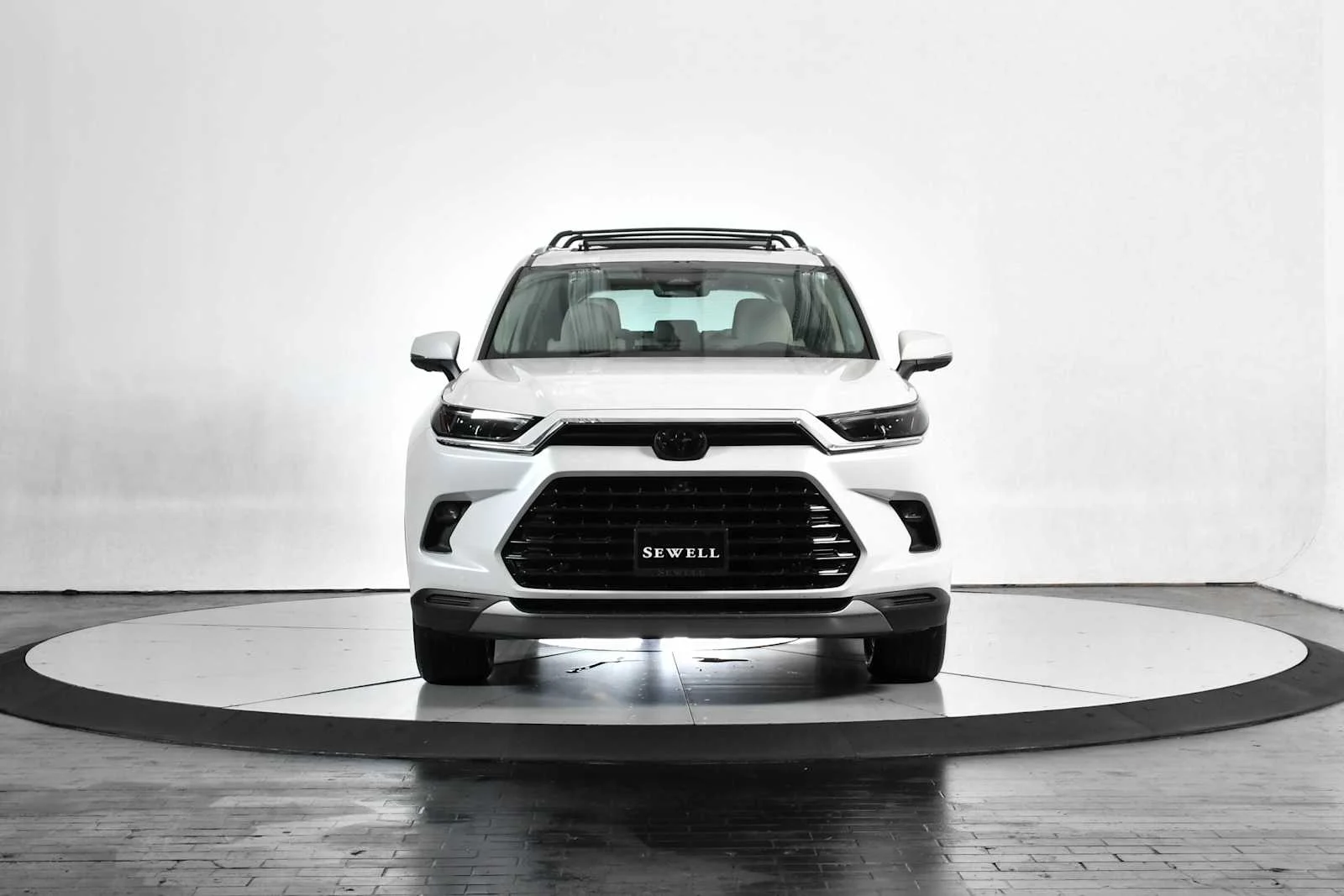 Used 2024 Wind Chill Pearl Toyota Limited image 9
