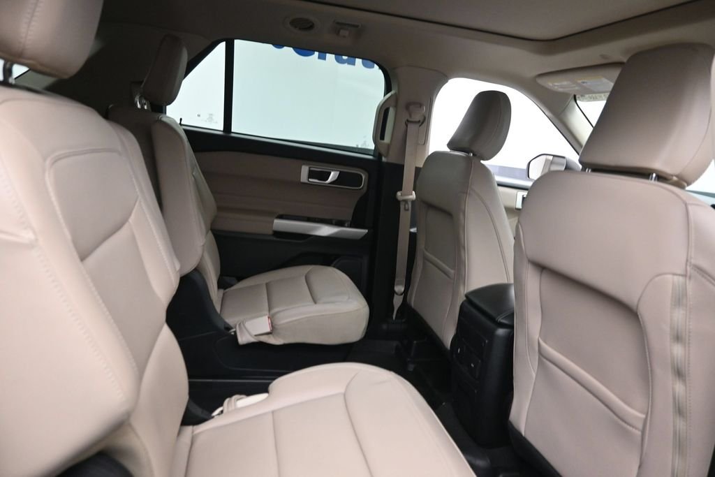 Used 2023 Gray Ford XLT image 10