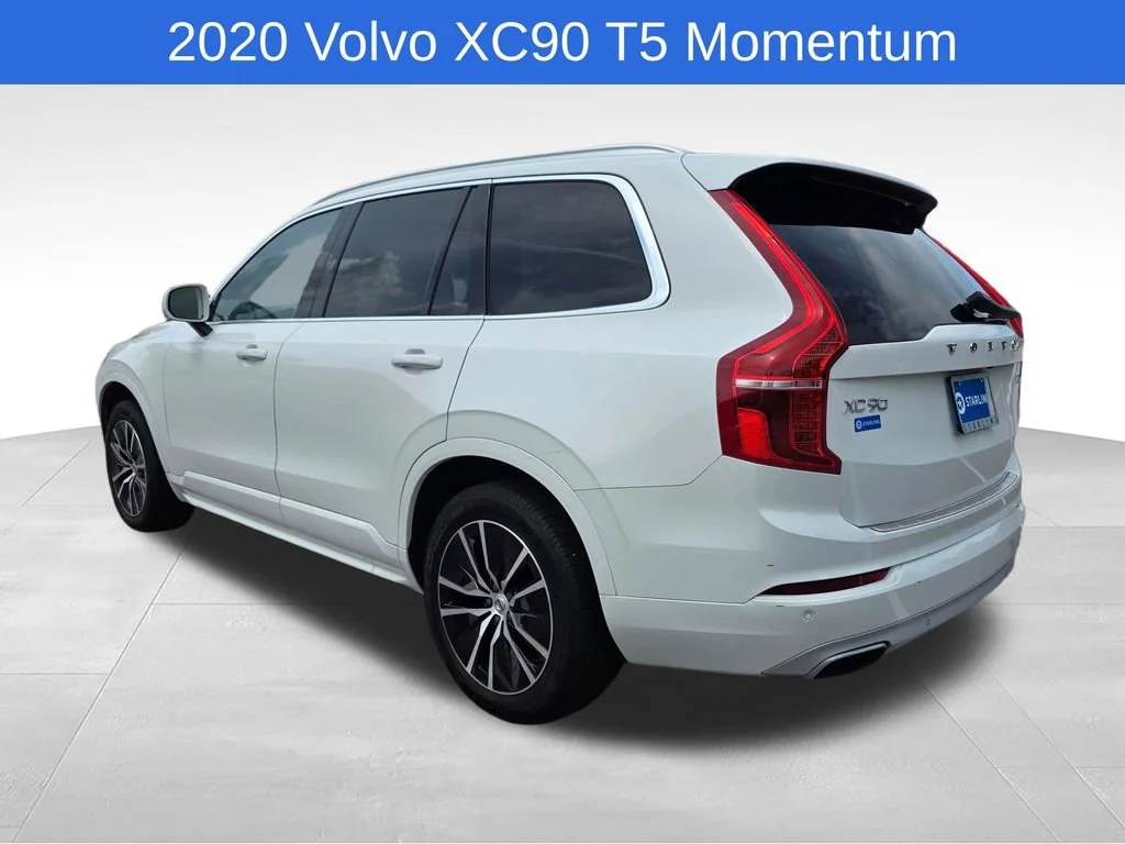Used 2020 White Volvo T5 Momentum 7 Passenger image 6