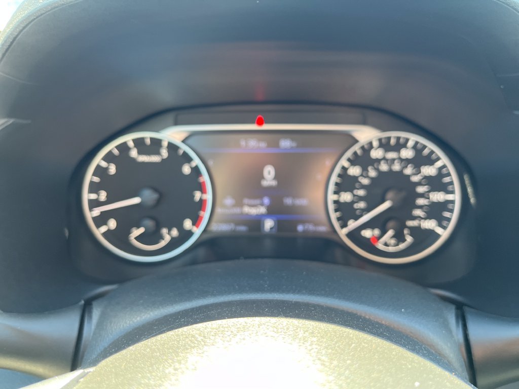 Used 2024 White Nissan 2.5 SV image 14