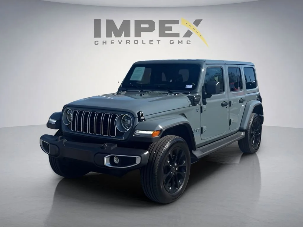 Used 2025 Gray Jeep Sahara image 1