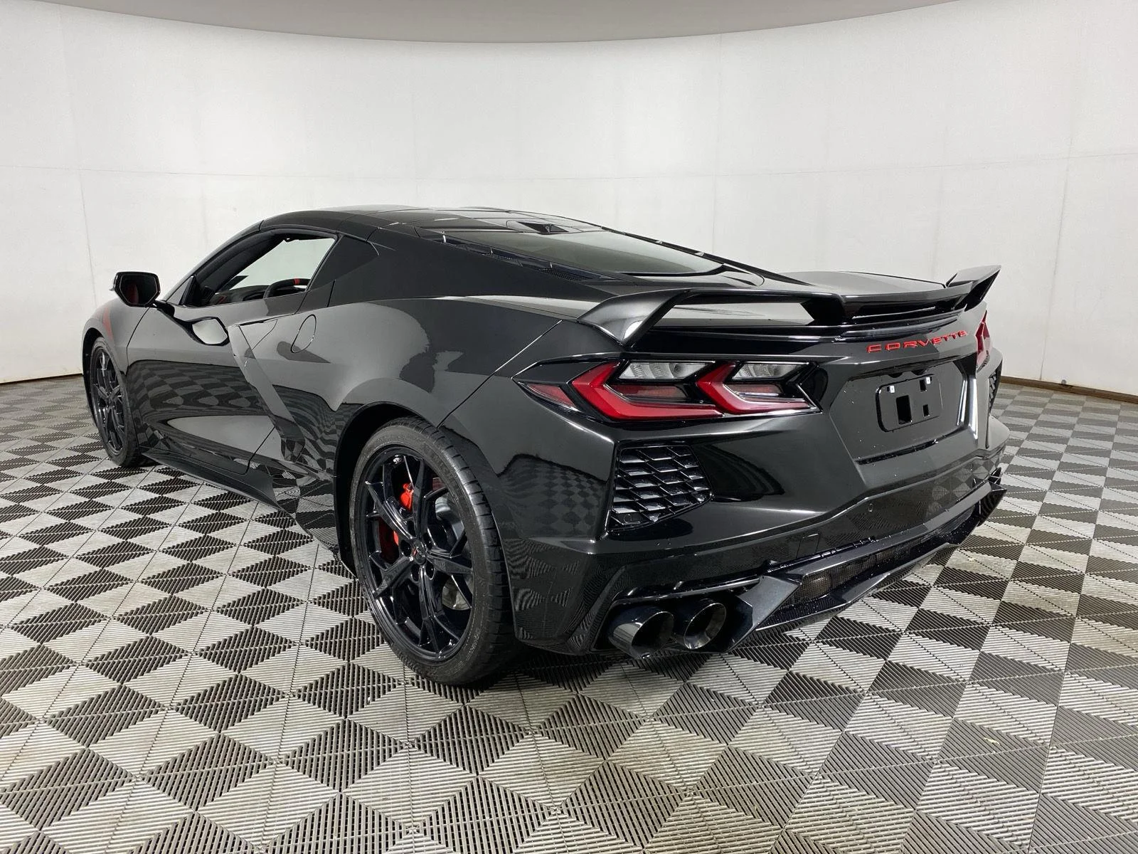 Used 2020 BLACK Chevrolet 2LT image 5