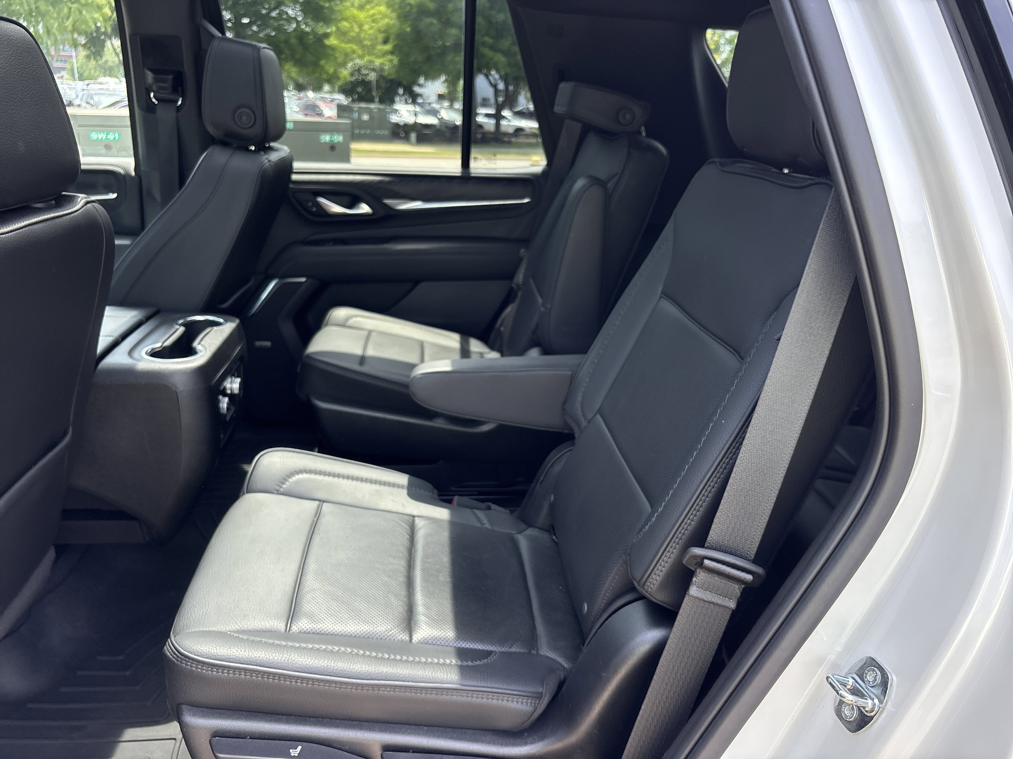 Used 2022 White Frost Tricoat GMC Denali 4WD image 18