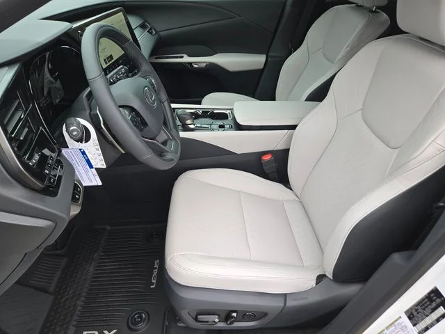 New 2026 Eminent White Pearl Lexus PREMIUM PLUS image 6