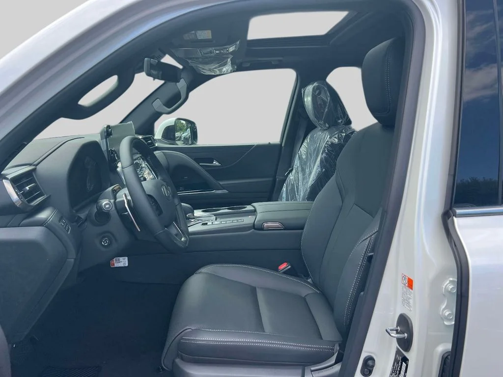 2026 Lexus LX 700h Luxury - Photo 10