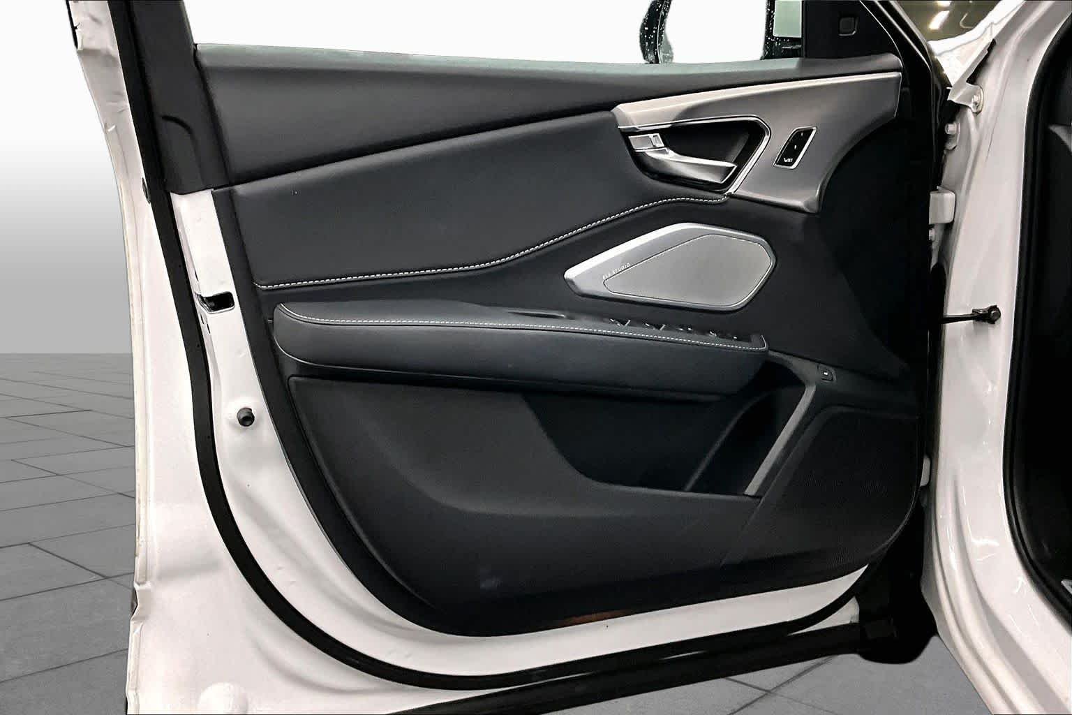 Used 2023 Platinum White Pearl Acura w/Technology Package image 20