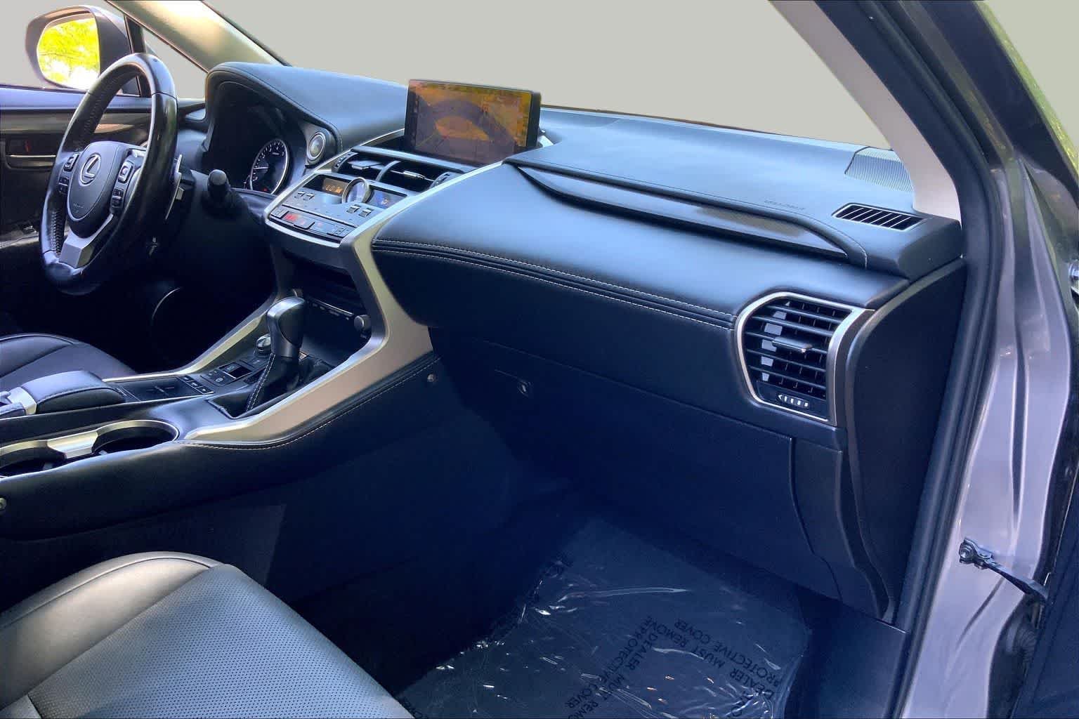 2021 Lexus NX 300 - Photo 18