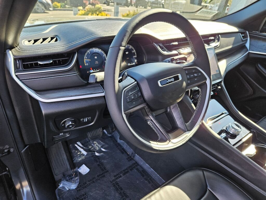 Used 2024 Baltic Gray Metallic Clear Coat Jeep Limited image 19