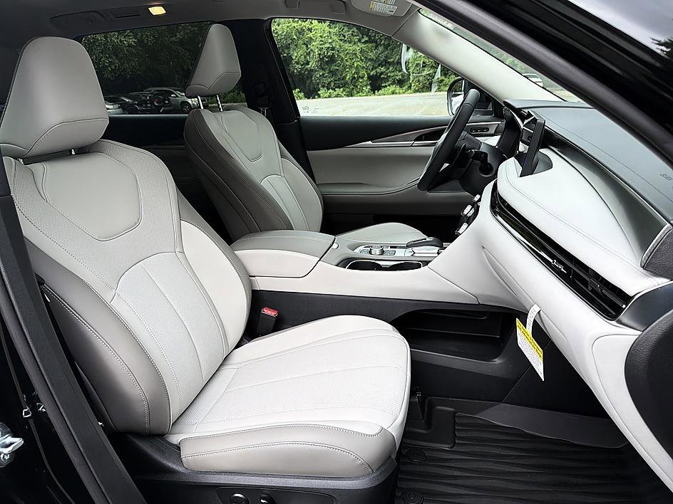 New 2027 Black Obsidian INFINITI PURE image 21