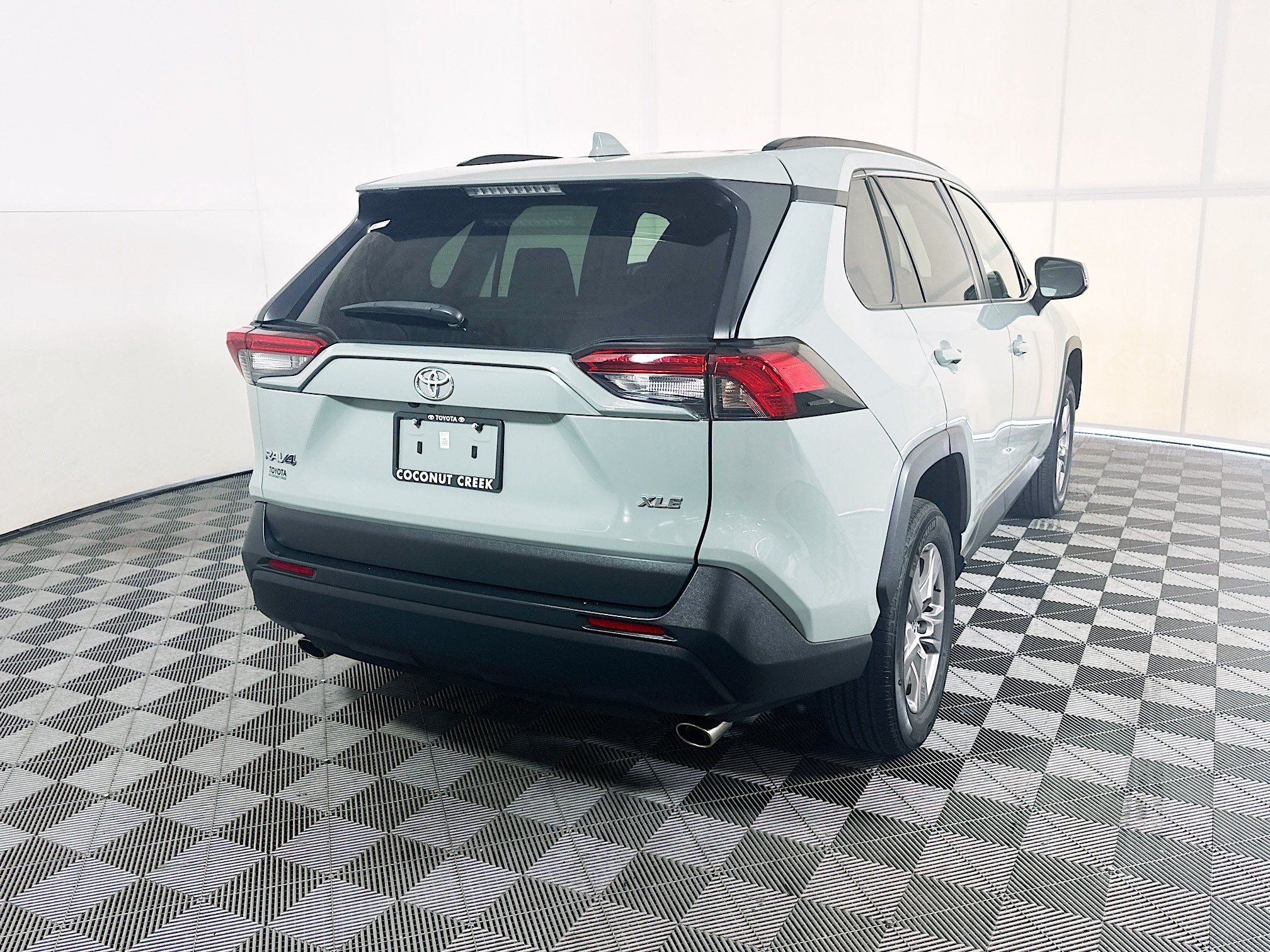 Used 2023 Lunar Toyota XLE image 3