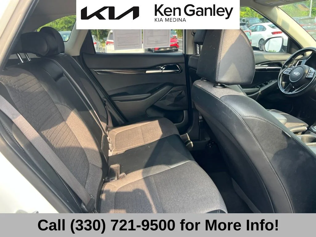 Used 2021 White Kia S image 52