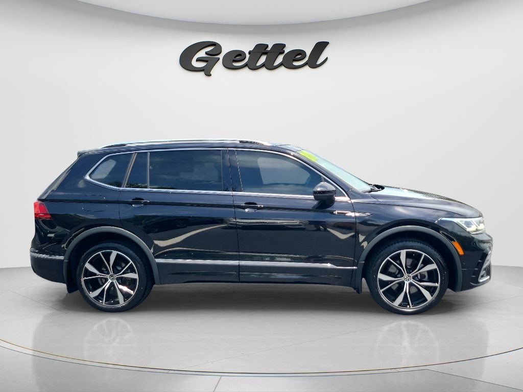 Used 2024 Black Volkswagen 2.0T SEL R-Line image 4