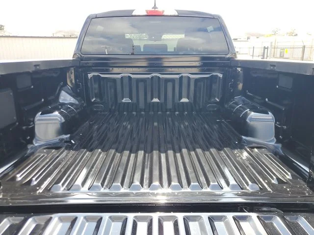 New 2025 Shadow Black Ford XL image 5