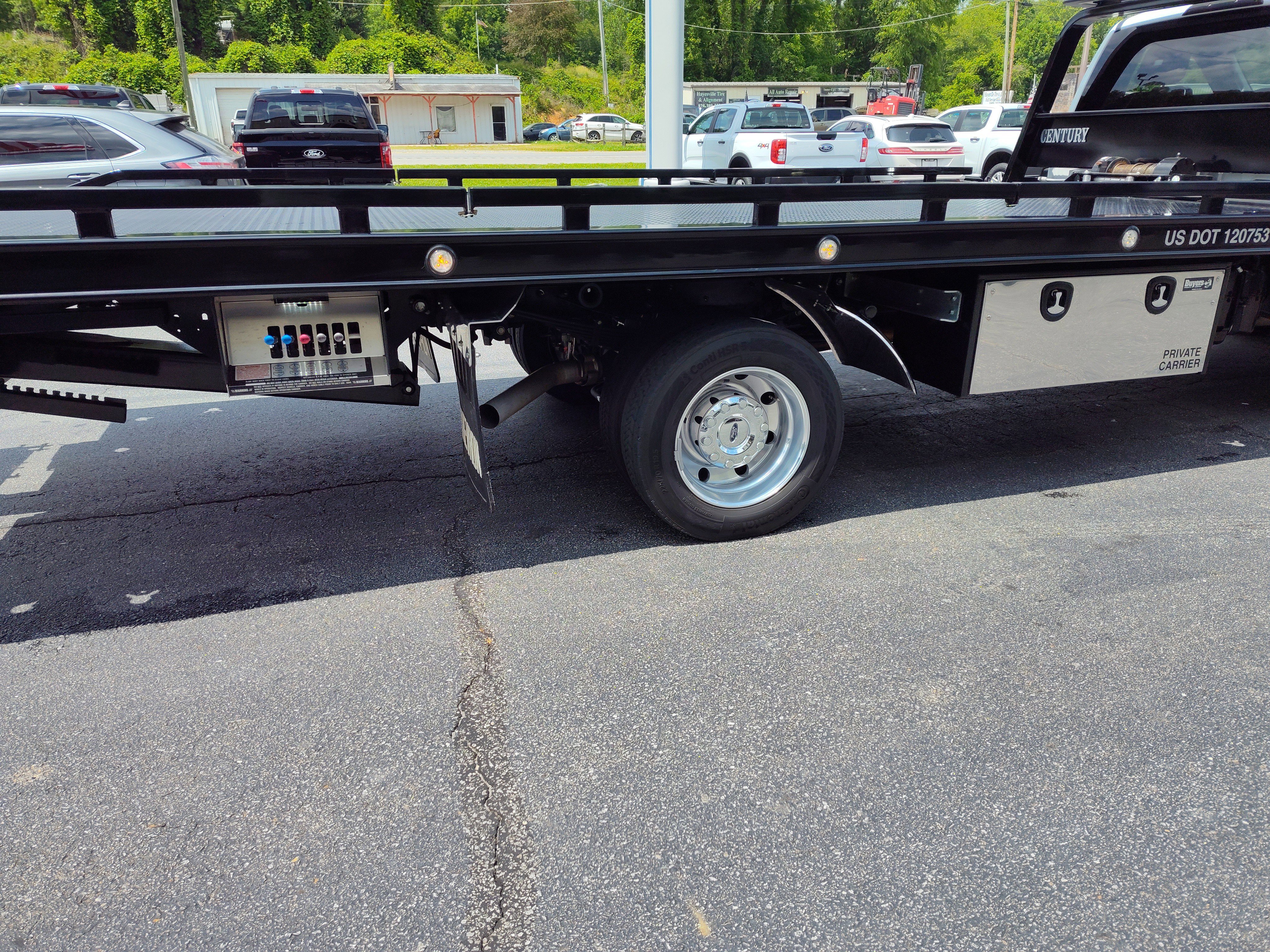 2024 Ford F-550 Super Duty Chassis Cab XLT - Photo 13