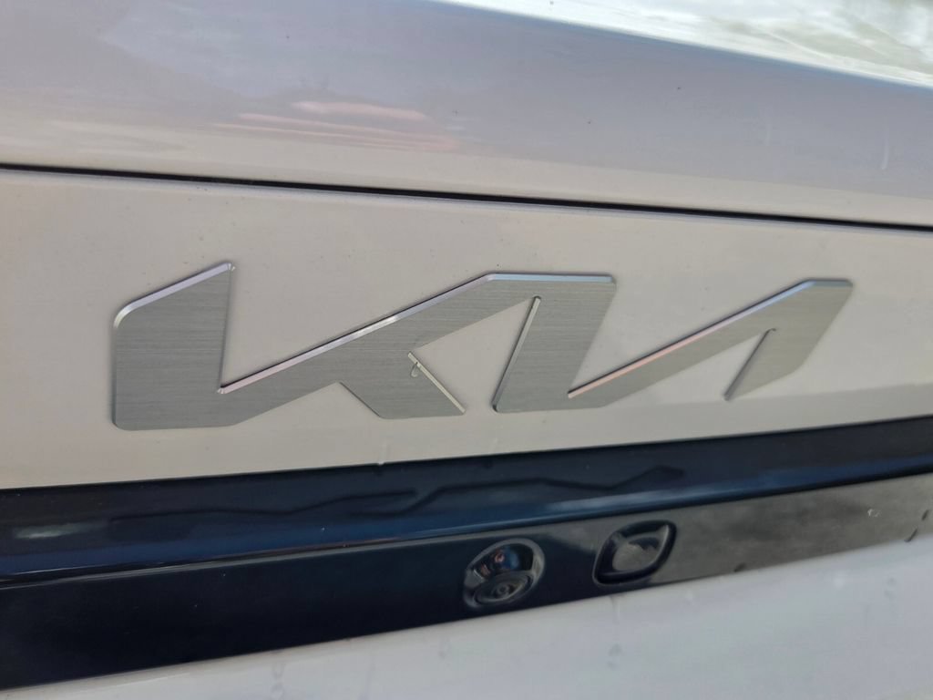 New 2026 Snow White Pearl Kia GT-Line image 15