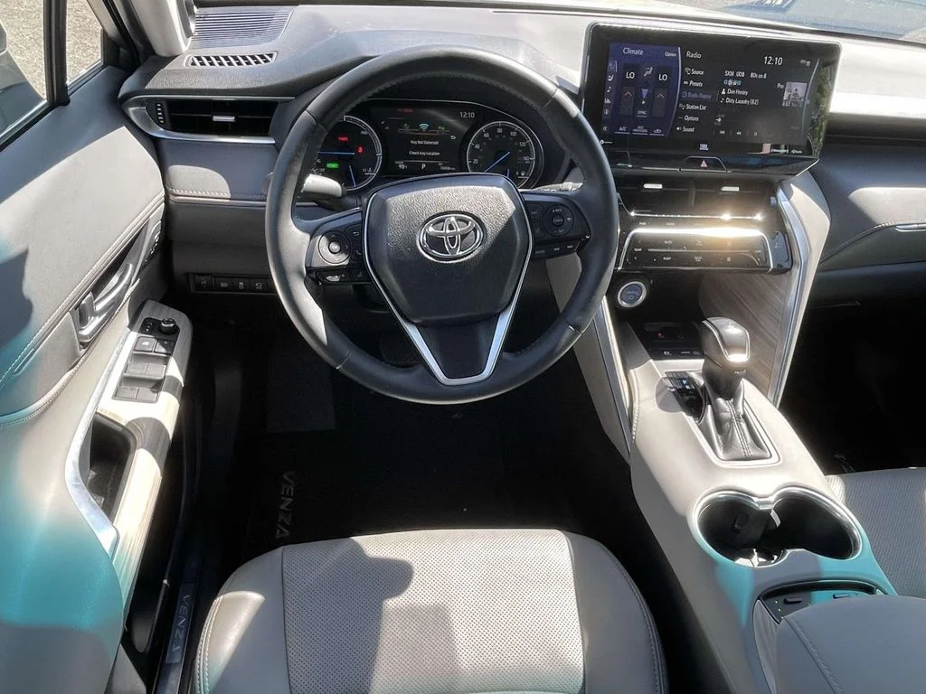 Used 2021 Blizzard Pearl Toyota Limited image 13