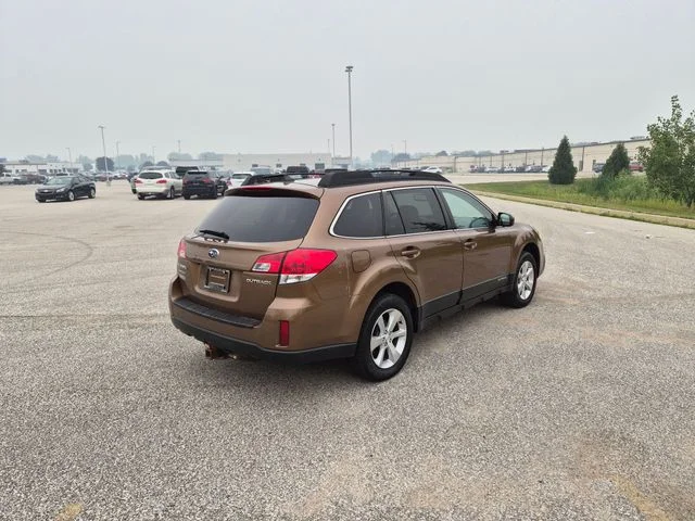 Used 2013 Tan Subaru 2.5i image 6