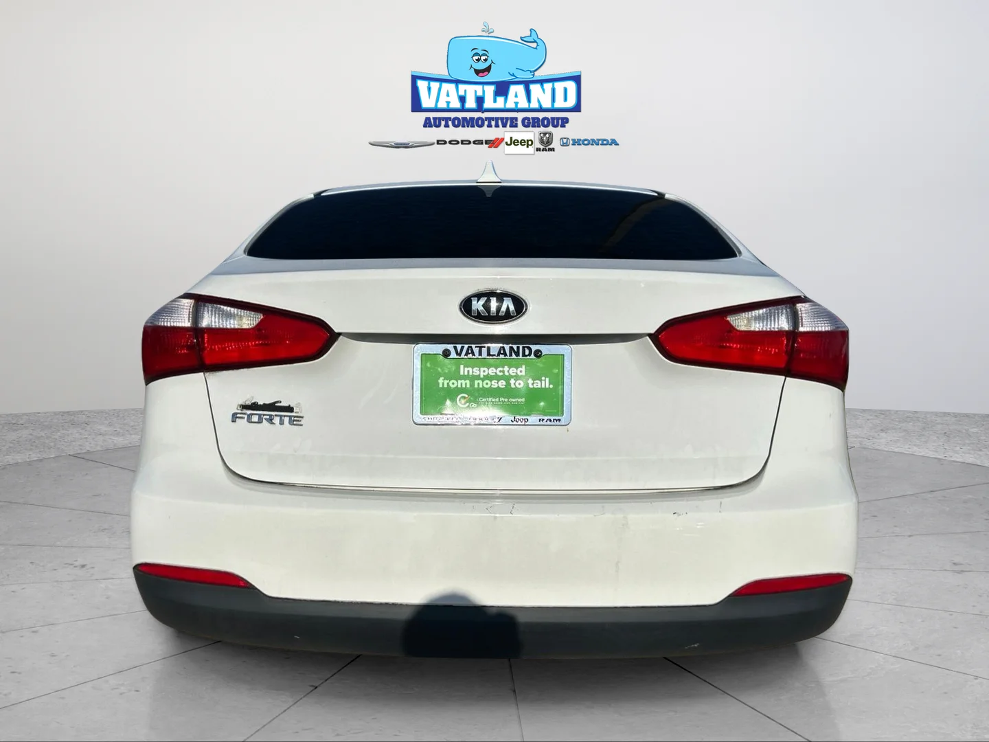 Used 2016 Clear White Kia LX image 4