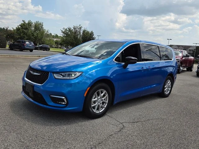 Used 2026 Blue Chrysler Select image 3