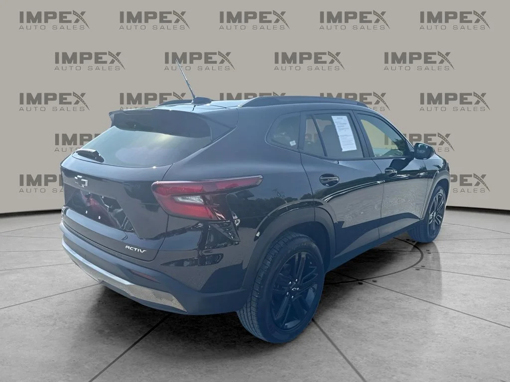Used 2025 Black Chevrolet ACTIV image 3