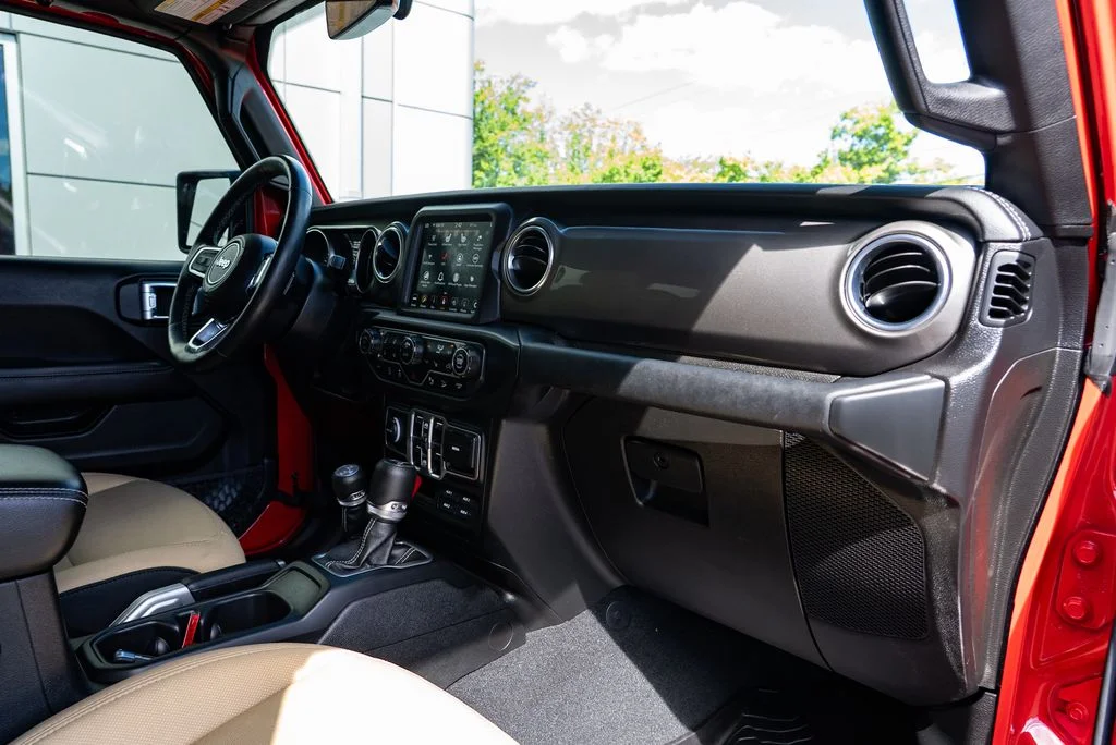 Used 2018 Red Jeep Unlimited Sahara image 29