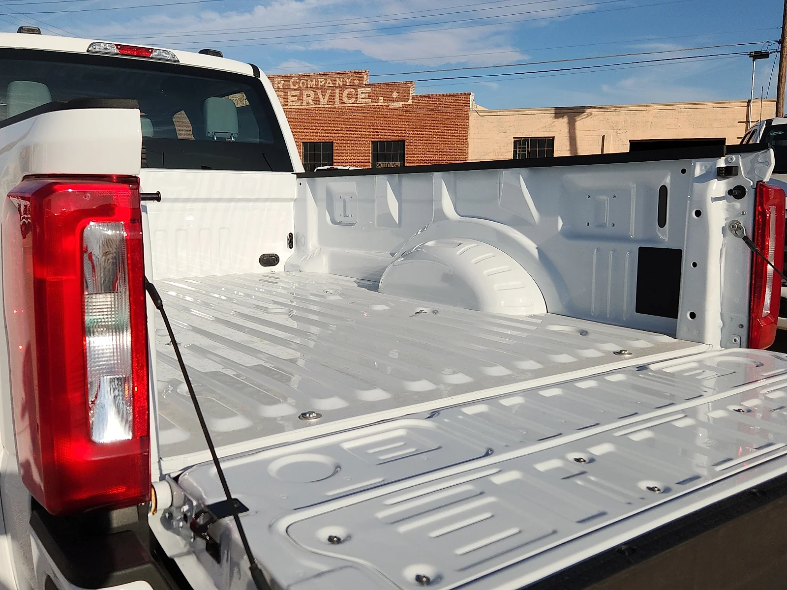 New 2027 Oxford White Ford XL image 12