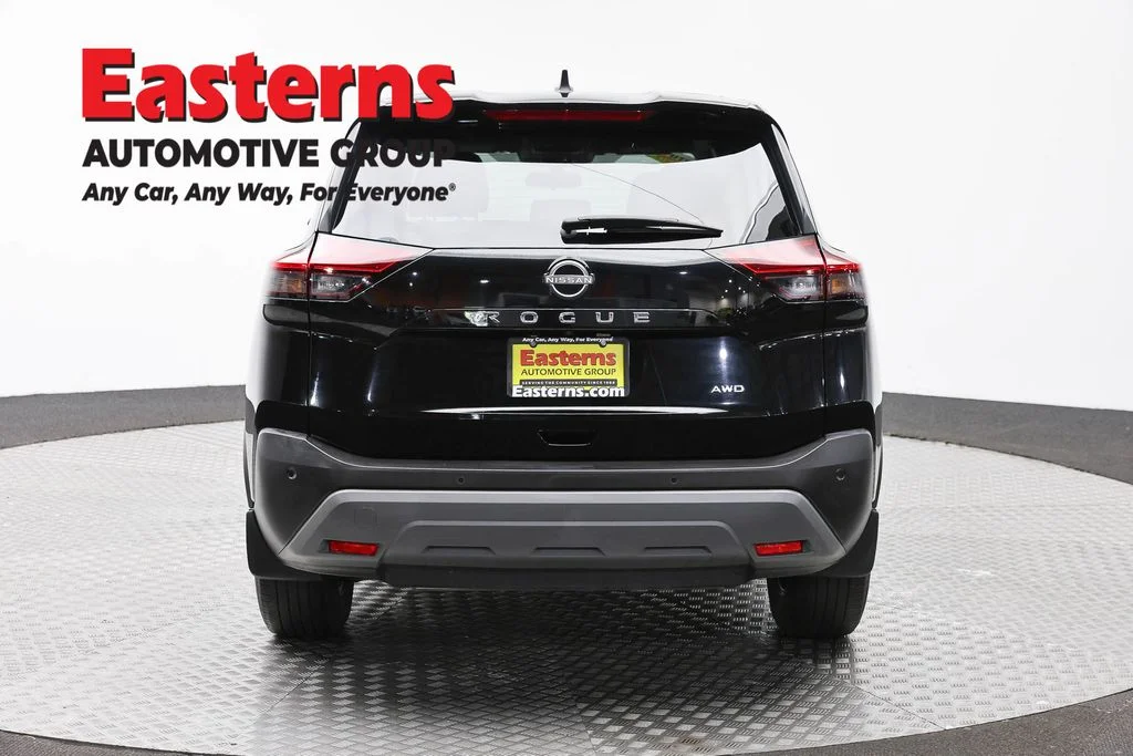 Used 2023 Black Nissan S image 6
