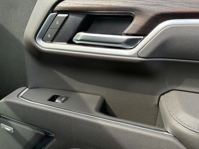 2026 GMC Sierra 1500 SLT - Photo 9