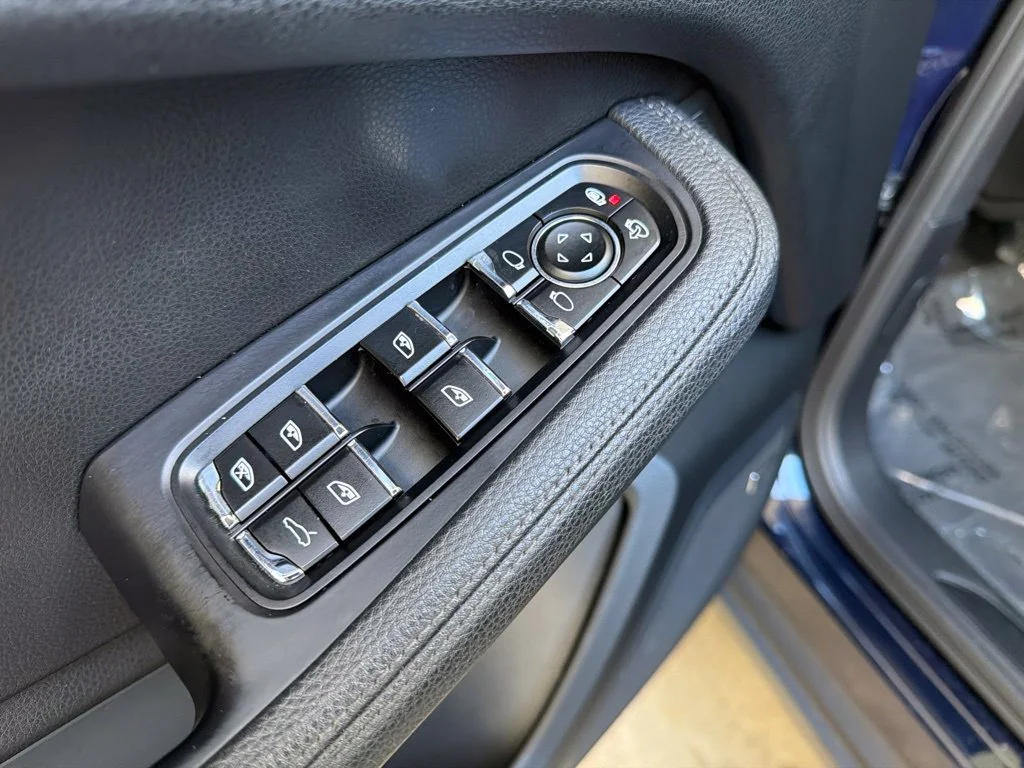 Used 2019 Black Porsche Base image 37