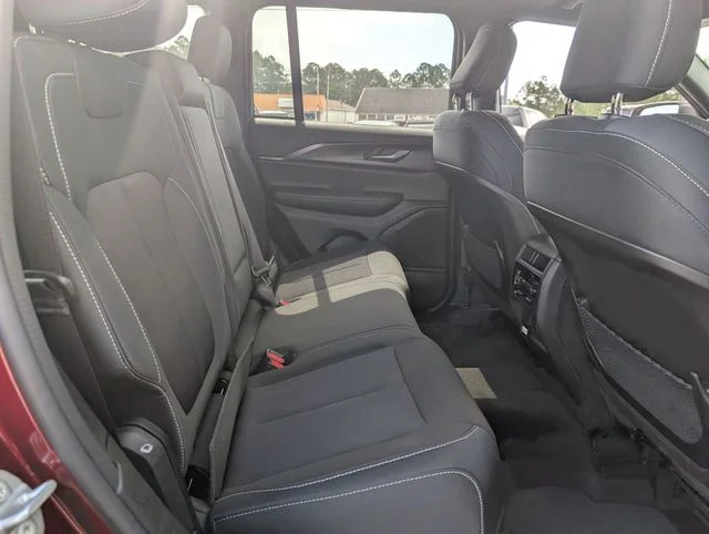 2026 Jeep Grand Cherokee Laredo - Photo 30