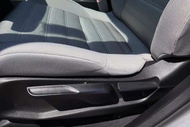 Used 2020 Lunar Silver Metallic Honda LX image 17