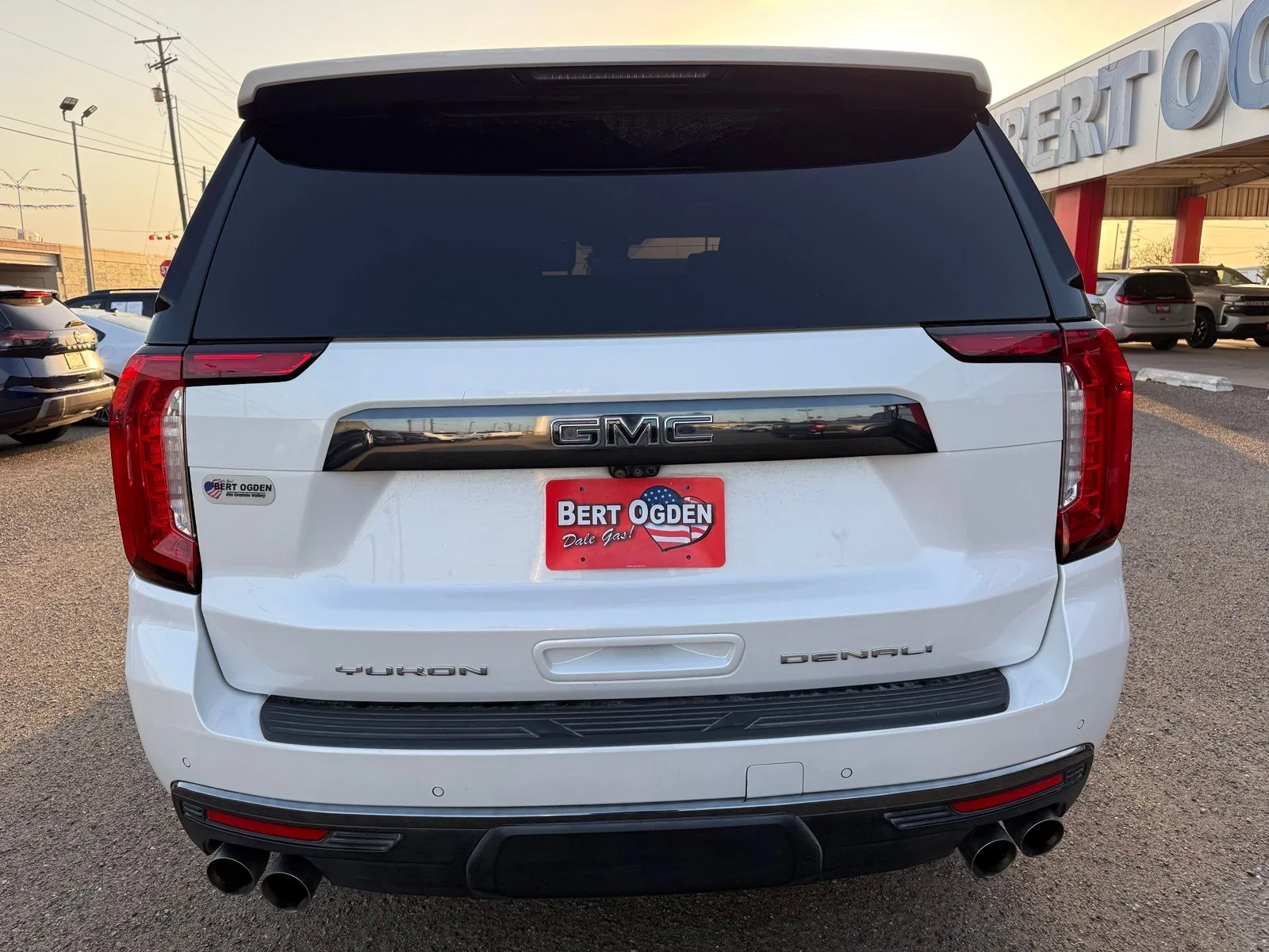 Used 2023 White GMC Denali Ultimate image 5