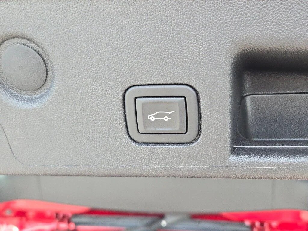 Used 2023 Red Chevrolet RS image 19