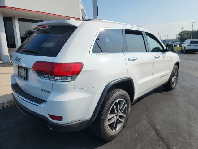 Used 2019 Bright White Clearcoat Jeep Limited image 4