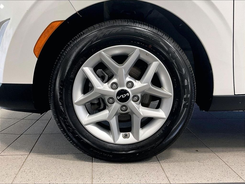 Used 2025 White Kia LX image 7