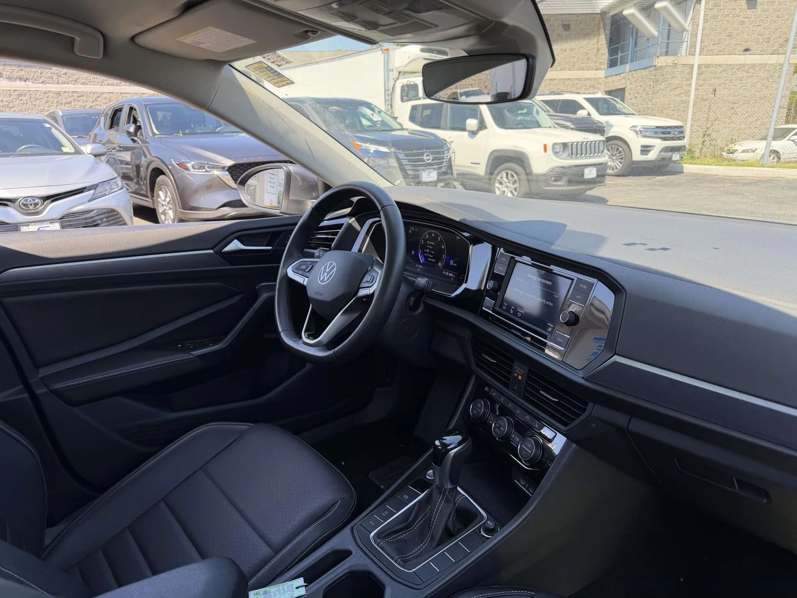 2024 Volkswagen Jetta SE - Photo 12