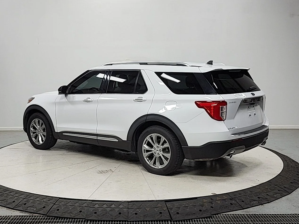Used 2021 White Ford Limited image 5
