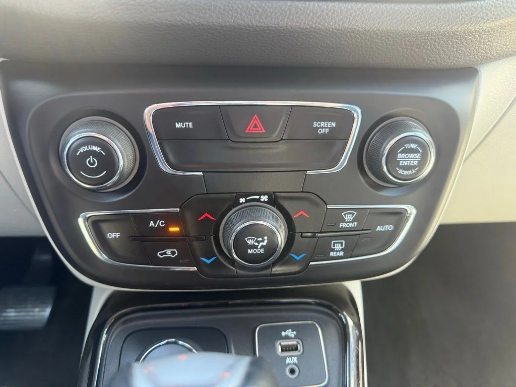 Certified Used 2018 Silver Jeep Limited image 21