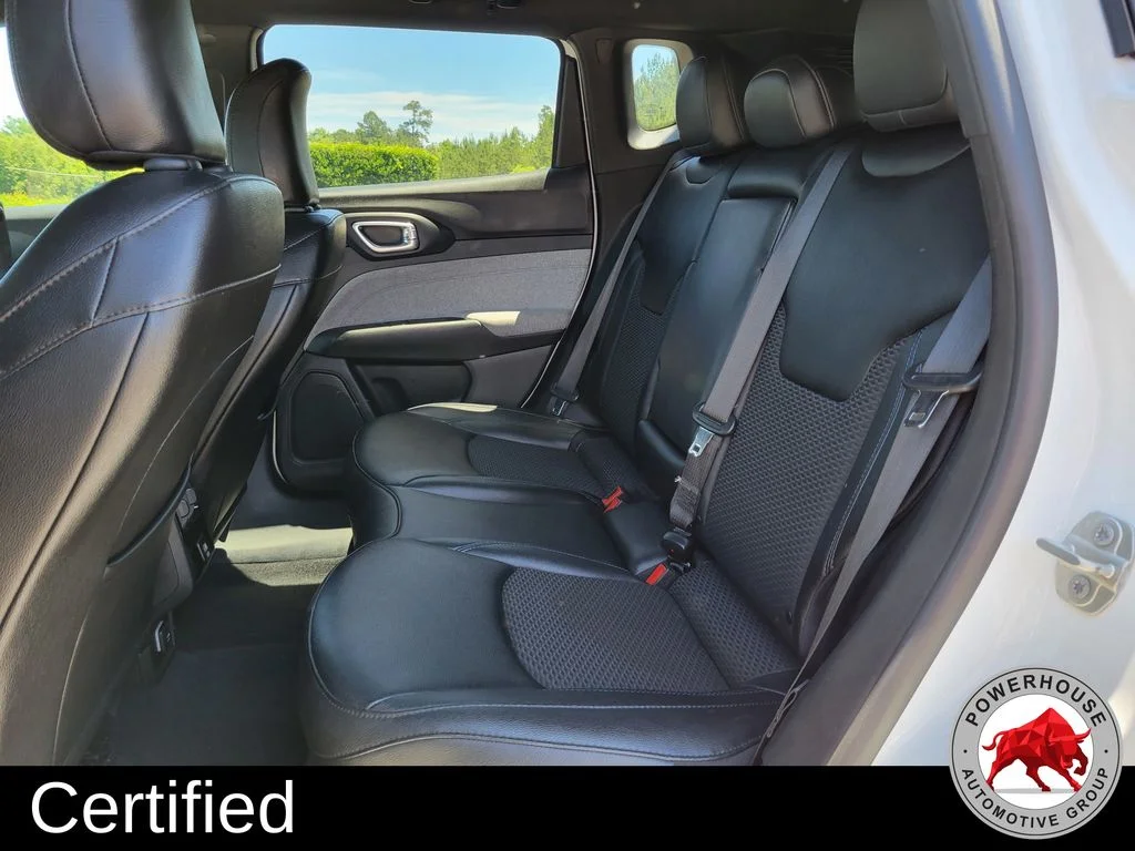 Used 2024 White Jeep Latitude image 16