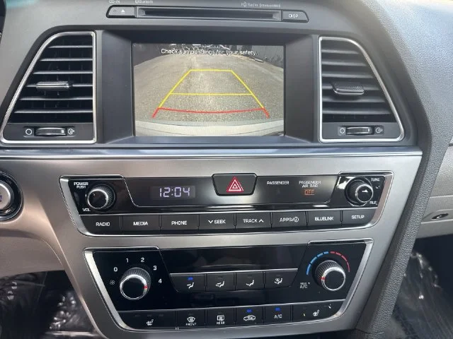 Used 2016 Silver Hyundai Sport image 21