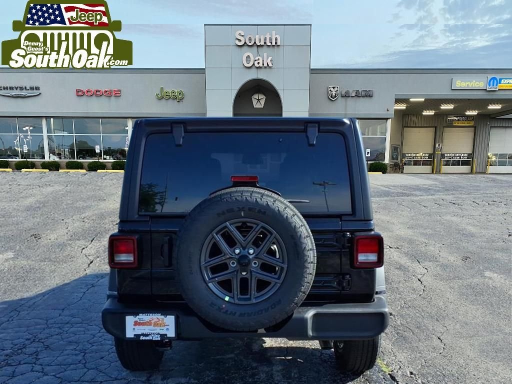New 2026 Black Clear-Coat Exterior Paint Jeep Sport S image 4