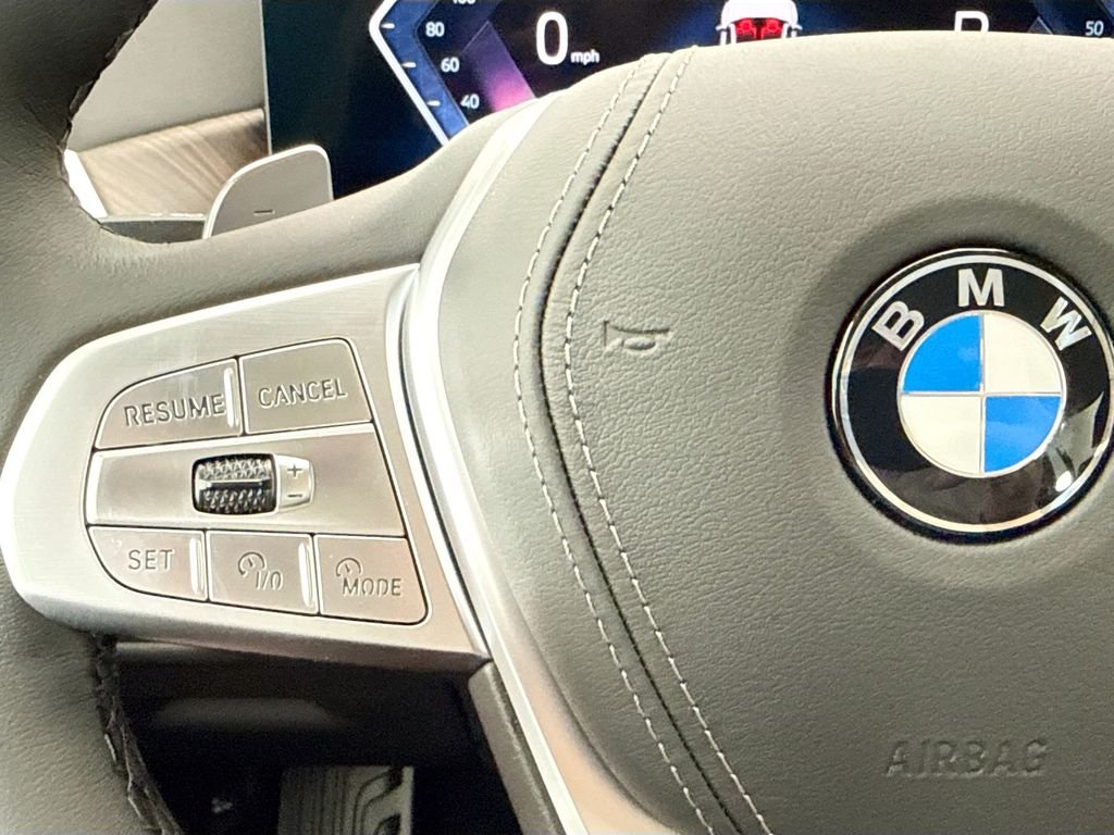 New 2027 Alpine White BMW xDrive40i image 11